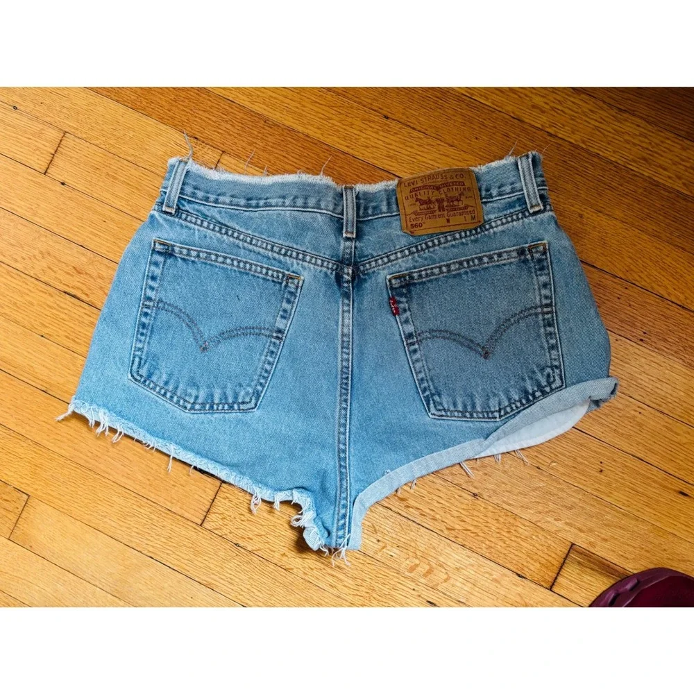 Levis 560 Denim Short Shorts‎ Womens 12 Medium Wash Cutoff High Waisted Vintage